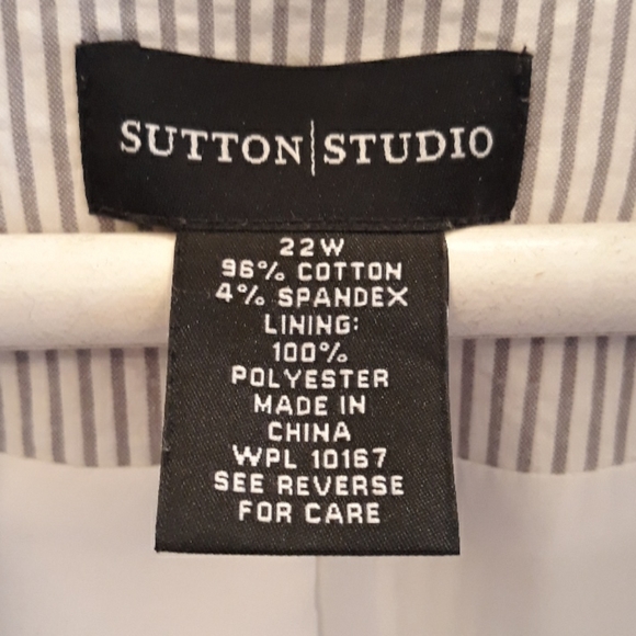 Fully Lined Seersucker Cropped Blazer w/ Cuffs - Picture 3 of 7